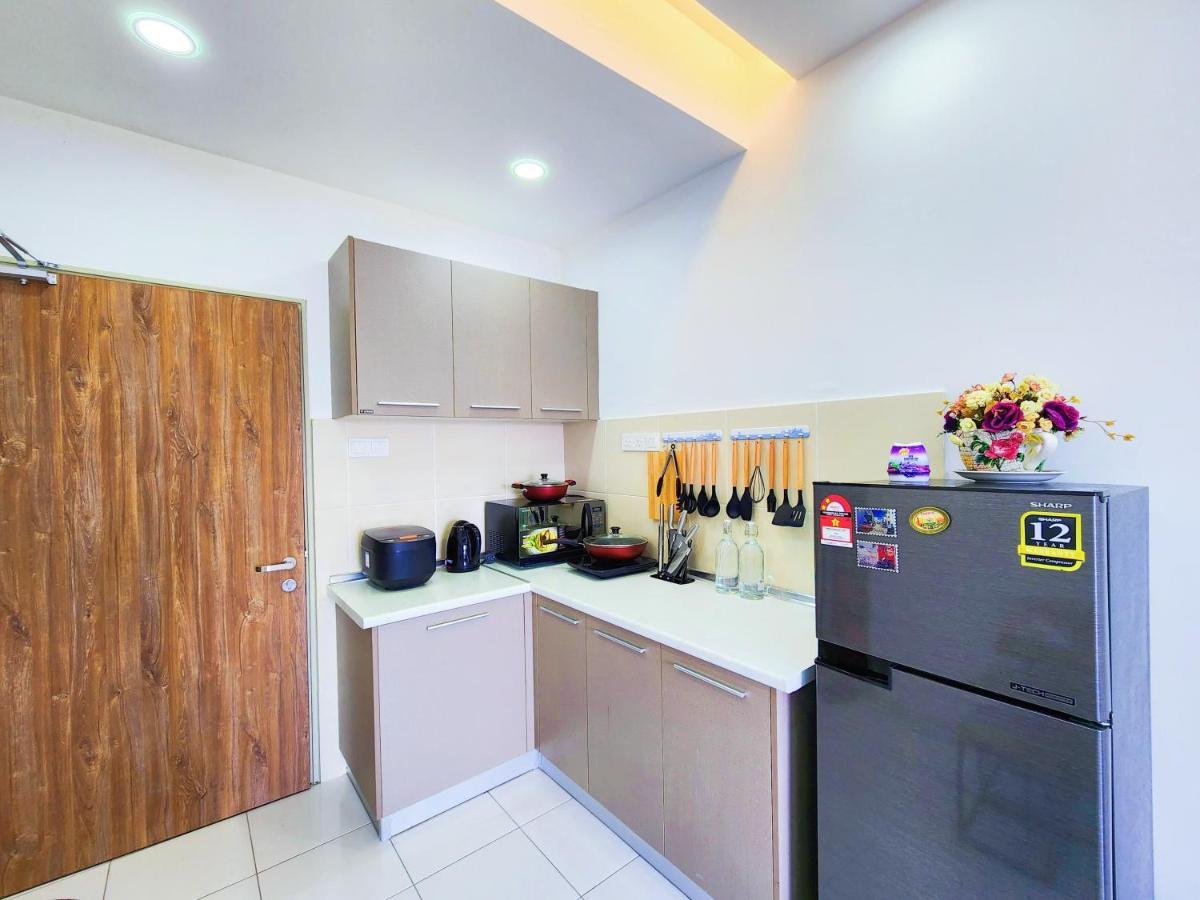 Klia Lili Residensi 5 Plus 2 Pax With Splendid Pool Nilai Zewnętrze zdjęcie